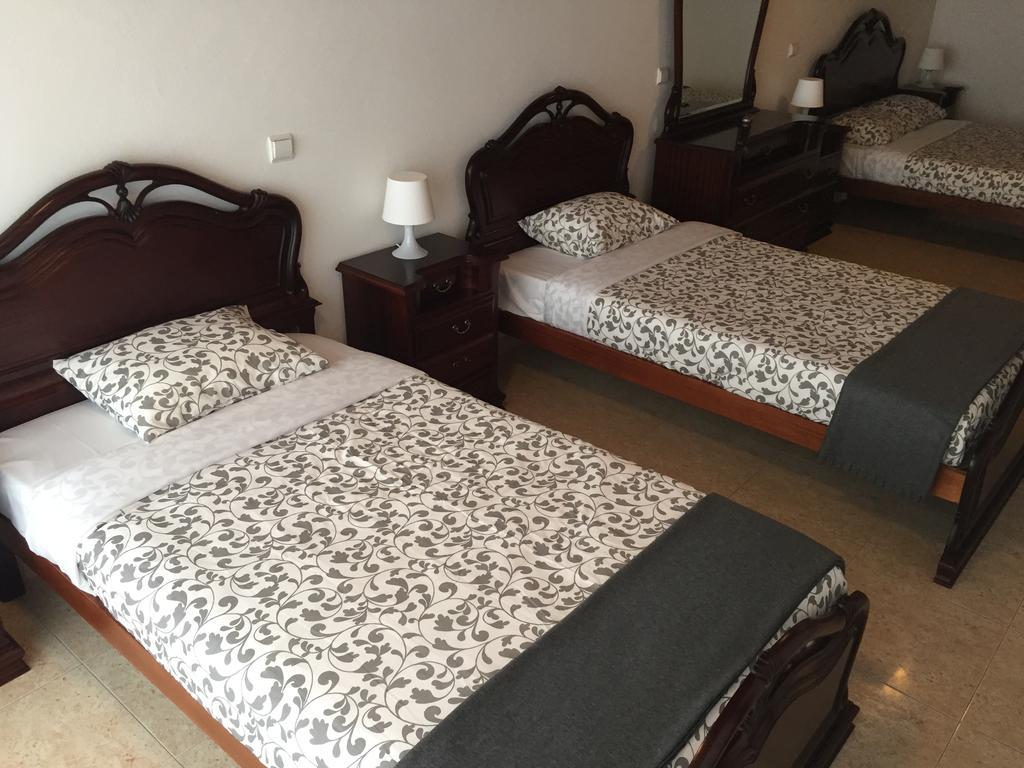 Granada Holidays Vendégház São Martinho do Porto Kültér fotó